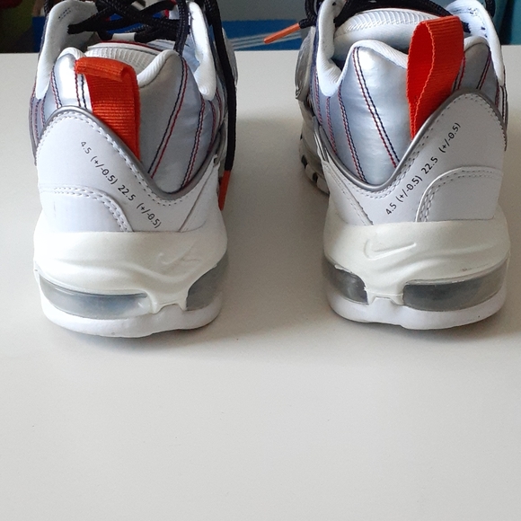 Nikes - Picture 5 of 8